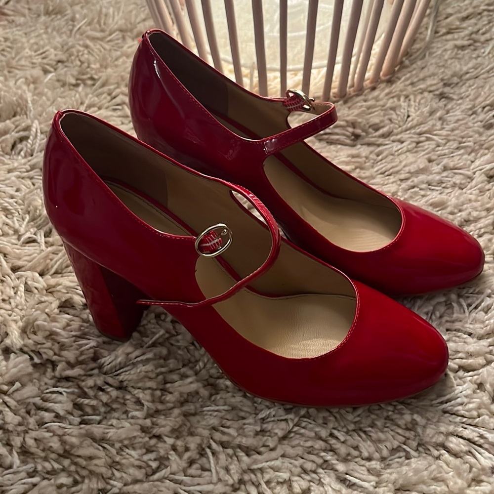 Red antonio milani heels!